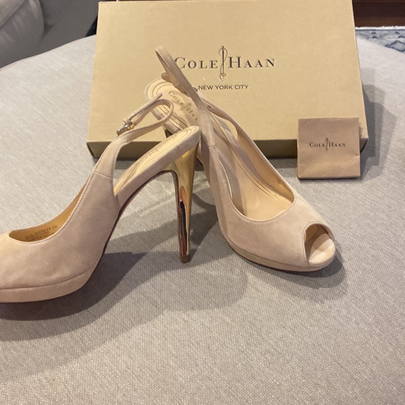 Cole Haan Chelsea slingback stacked heels Sandstone Suedegold heels - Picture 5 of 10